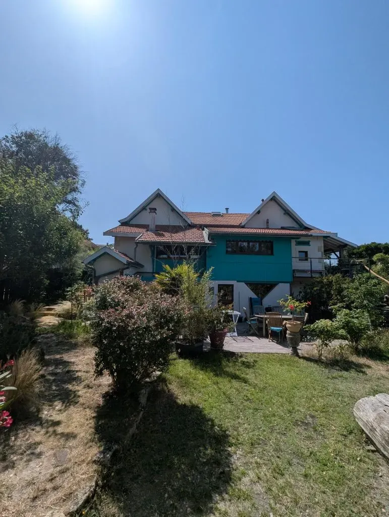 Das zweigeschossige AirBnB in Lacanau